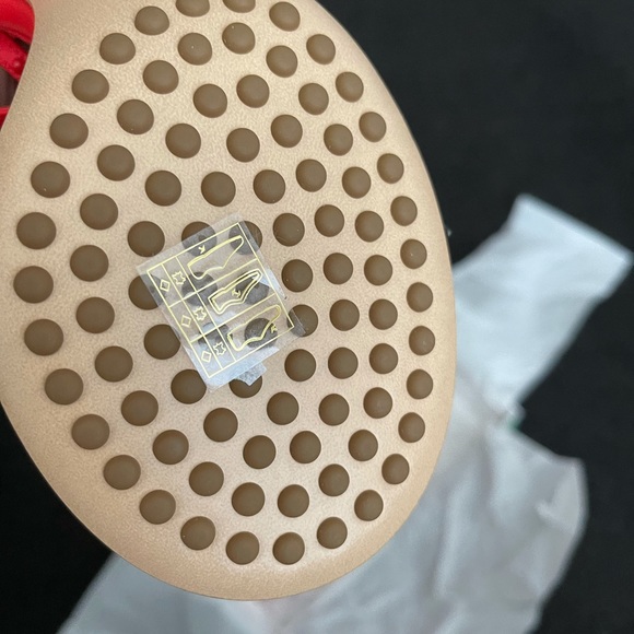 BOTTEGA VENETA
Dot leather thong sandals - Picture 1 of 6